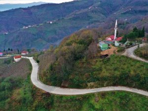 Altınordu’da Beton Yol Çalışmaları Sürüyor
