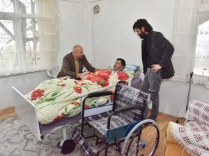 Başkan Togar’dan Engellilere Tekerlekli Sandalye Teslimi
