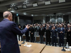 Cumhurbaşkanı Erdoğan, İ̇stanbul’da Minibüs Odaları Başkanları Ve Şoförlerle Bir Araya Geldi