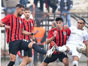 Ege Derbisinde Kazanan Çıkmadı, Turgutluspor 1-1 Kuşadasıspor