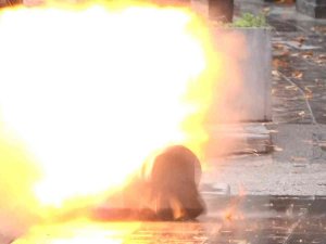 Okul Önündeki Şüpheli Valiz Fünye İle Patlatıldı