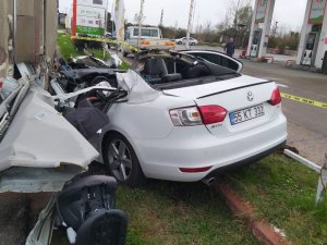 Samsun’da Otomobil Tır İle Çarpıştı: 1 Ölü, 2 Yaralı