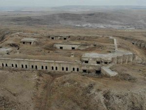 Kars’ta 272 Yıllık Tabya, Her Geçen Gün Yıkılıyor