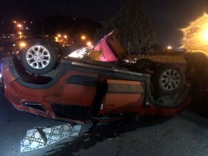 Pancar Yüklü Tır Araca Çarptı: 1 Yaralı