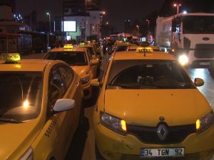 İ̇stanbul’da Taksicilerden ’Kötü İzlenim’e Tepki Eylemi