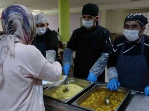 Van’da 55 Bin Taşımalı Öğrenciye Yemek Hizmeti