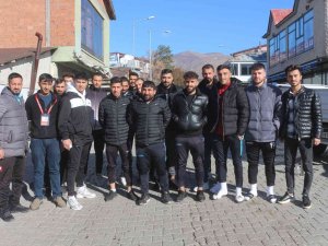Cizre Spor’un Oyuncuları Varto’yu Gezdi