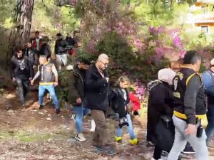 Kapalı Otelin Güvenlik Görevlisi Göçmenleri Arka Kapıdan Alıp Konaklatmış