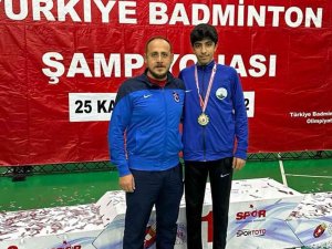 Osmangazili Badmintoncudan Altın Madalya