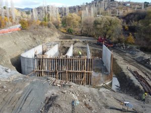 Demirci Atıksu Arıtma Tesisinin Yapım Çalışmaları Sürüyor