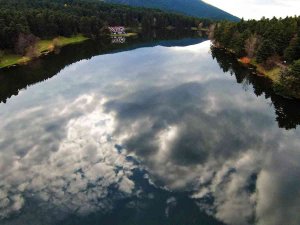 Gölcük Gökyüzü İle Birleşti, Ortaya Masalsı Manzara Çıktı