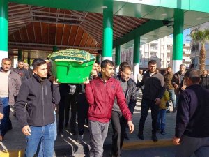 Aracını Park Ederken 4 Yaşındaki Oğlunu Ezdi