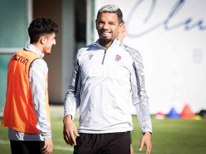 Peres: “Öz Güvenimi Geri Kazandığımda Takıma Yine Olabildiğince Yardım Etmeye Çalışacağım”