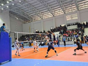 Efeler Ligi: Türşad: 0 - Arkas Spor: 3