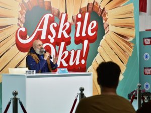 Gazeteci Hikmet Genç: “Recep Tayyip Erdoğan İnsanlara Genetik Kodlarını Hatırlatıyor”