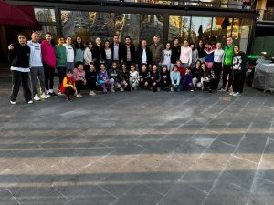 Bağlar Belediyespor’un Yıldız Voleybolcuları Diyarbakır Şampiyonu