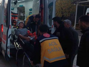 Yere Düşen Gencin Kolundaki Tüfek Ateş Aldı: 1 Yaralı