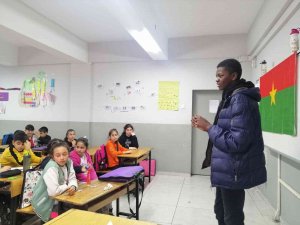 Misafir Öğrenciler Ülkelerini Tanıttı