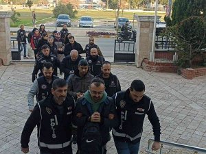 Yabancı Ülke Kimlikleri İle Yakalanan Fetö Üyeleri Adliyeye Sevk Edildi