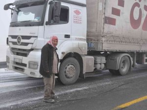 Kars’ta Tırlar Yolda Mahsur Kaldı