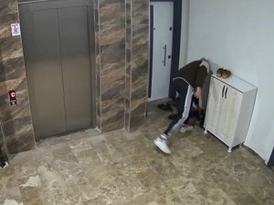 Ayakkabı Hırsızı Kameralara Yakalandı