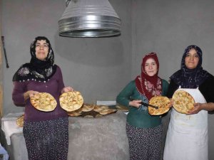 Aile Ekonomisine Katkı İçin Başladı Siparişlere Yetişemiyor