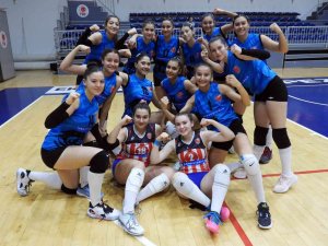 Kepez’in Kadın Voleybolcularından Final Gibi Galibiyet