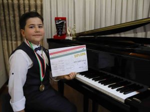 Ukraynalı Piyano Öğretmenin Eğittiği Türk Çocuk Dünya Birincisi Oldu