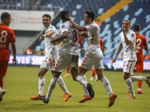 Göztepe, Teslim Olmadı