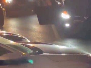 Esenyurt’ta Çakarlı Araçla Yol Kapatıp, Konvoy Yaptılar