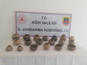 Ağrı’da 4 Bin Yıllık Toprak Çömlekler Ele Geçirildi