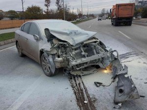 Samsun’da Tıra Arkadan Çarpan Otomobiilin Sürücüsü Öümden Döndü
