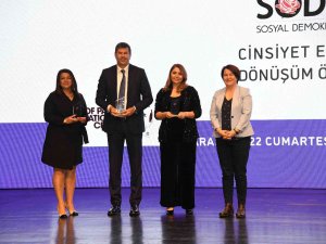 Cinsiyet Eşitlikçi Dönüşüm Ödülleri Sahiplerini Buldu