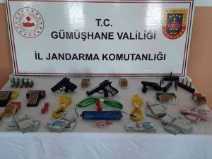 Kaçak Silah Şüphelisi Baba Oğlun Evinden Dinamit Çıktı