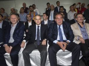 Bakan Çağatay Kılıç, Galatasaray’ı Tebrik Etti