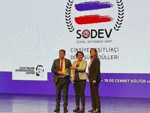 Başkan Eryılmaz’ın Kadın İstihdamı Projesine Ödül