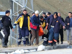 Yüksekova’da Biri Doktor 3 Kişi Silahla Vurulmuş Halde Bulundu