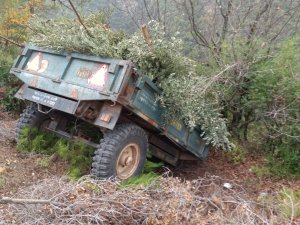 Manisa’da Uçuruma Yuvarlanan Traktörün Sürücüsü Yaralandı