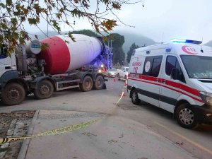Motosiklet Sürücüsü Beton Mikserinin Altında Feci Şekilde Can Verdi