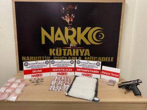 Kütahya’da Durdurulan Araçta Çok Sayıda Uyuşturucu Madde Ele Geçirildi