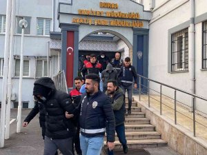 Şifreli Konuşuyorlardı...kadınlara Zorla Fuhuş Yaptıran Çete Adliyeye Sevk Edildi