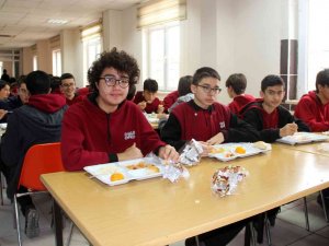 Sivas’ta 15 Bin 828 Öğrenci Ücretsiz Yemek Yiyor