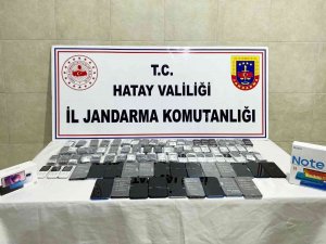 Hatay’da Piyasa Değeri 1 Milyon Tl Olan Kaçak Cep Telefonları Ele Geçirildi