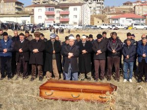 Silahla Vurulan 3 Kişi Gözyaşları Arasında Toprağa Verildi