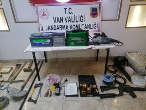 Edremit’te Hırsızlık Yapan 2 Kişi Tutuklandı