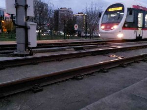 Tramvayın Çarptığı Genç Hayatını Kaybetti