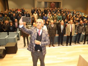 Başkan Güder, Öğrencilerle Söyleşi Yaptı