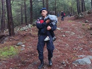 Jandarma Göçmen Kaçakçılığı Yapan Suç Örgütünü Çökertti