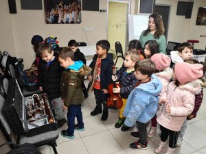 Çocuklar Enstrümanları Tanıyor