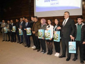 Edremit Belediyesinden 2 Bin Öğrenciye Kaynak Kitap Desteği